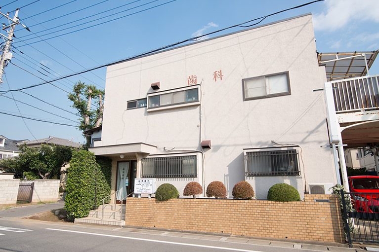 土日も診療、月・金は20時まで